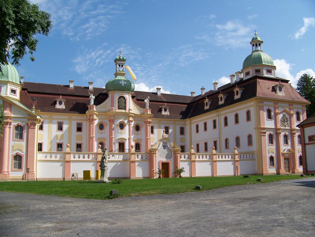 Gaestehaeuser St. Marienthal Экстерьер фото